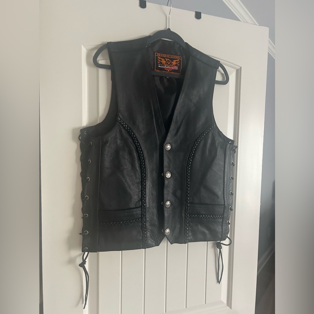 Men’s Harley Davidson Black Leather Vest with Silver Buttons. Size 42